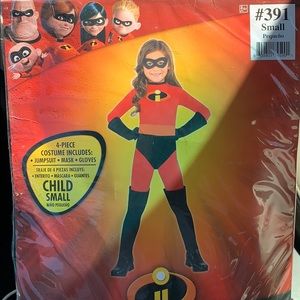 NWT- Incredibles Violet Par costume. Never worn .